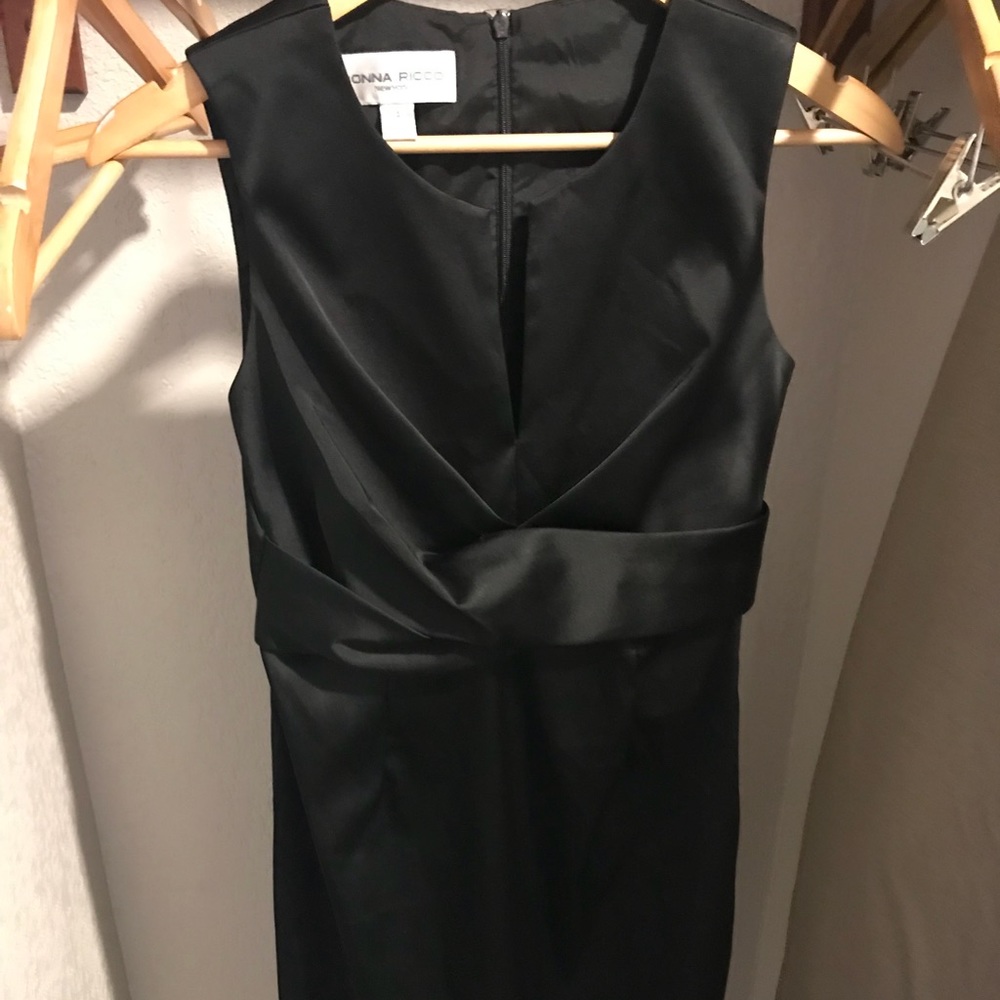 Donna Ricco Sleeveless Sheath Dress